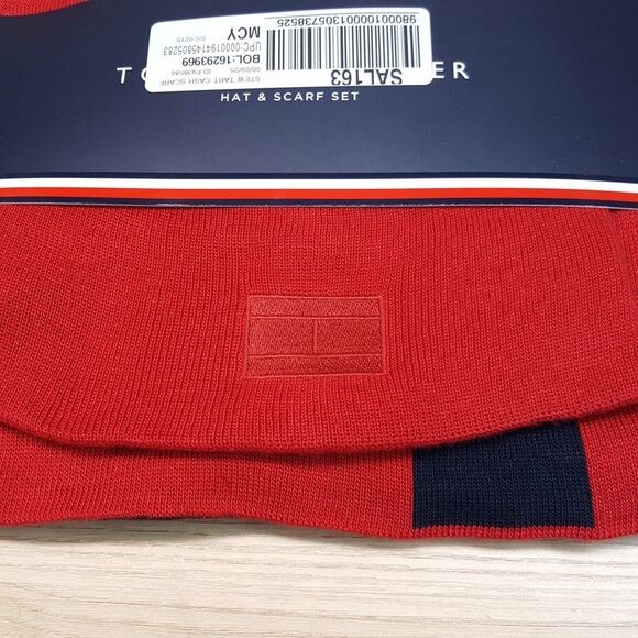 TOMMY HILFIGER Mens Red Beanie Hat Scarf 2-Piece Set Logo $88 - Picture 2 of 5
